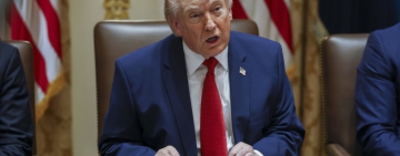 Тръмп: Иран е „шокирал света с атаки“ и „моли за сделка“, пуска кораби през Ормуз